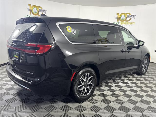 2027 Chrysler Pacifica Limited