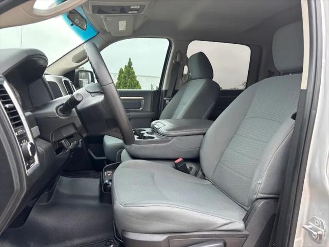 2019 Ram 1500 Classic SLT Crew Cab 4x2 6'4" Box