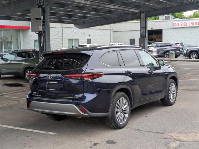 2025 Toyota Highlander Platinum