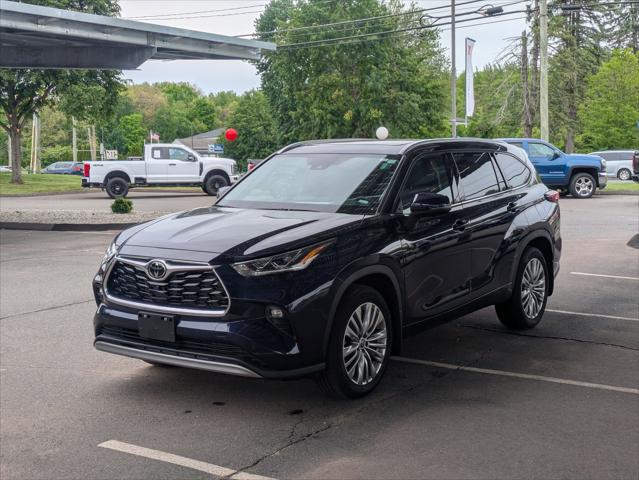 2025 Toyota Highlander Platinum