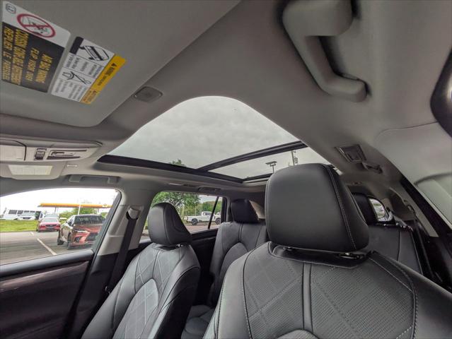 2025 Toyota Highlander Platinum