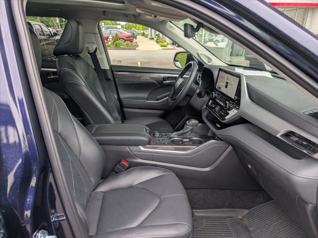 2025 Toyota Highlander Platinum