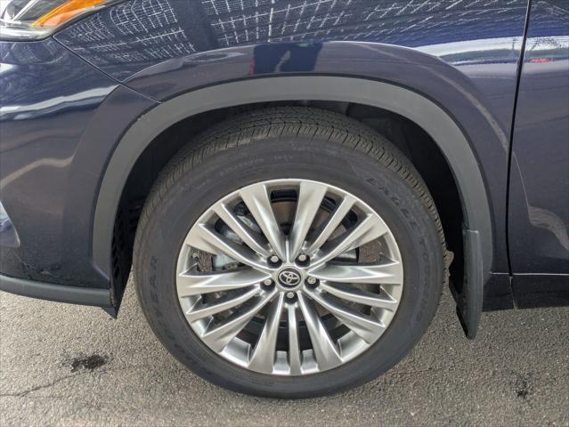 2025 Toyota Highlander Platinum