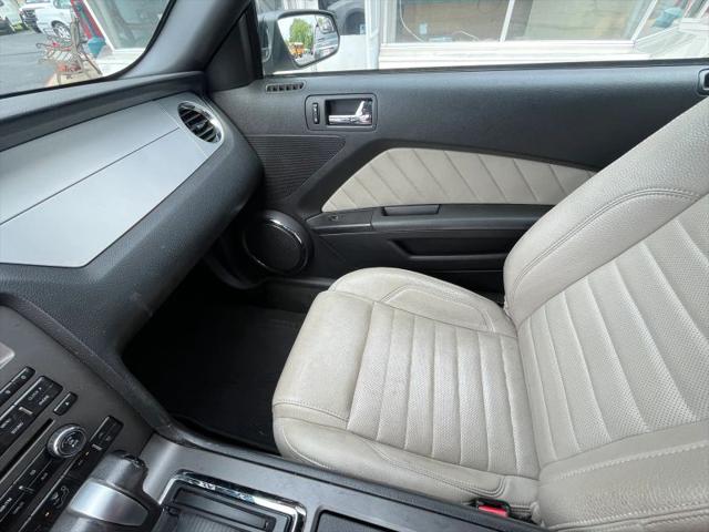2012 Ford Mustang V6 Premium