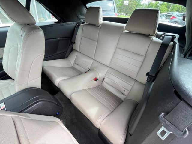 2012 Ford Mustang V6 Premium