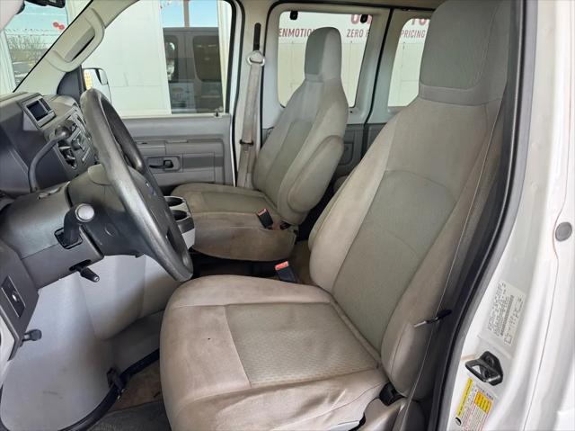 2013 Ford E-350 Super Duty XLT