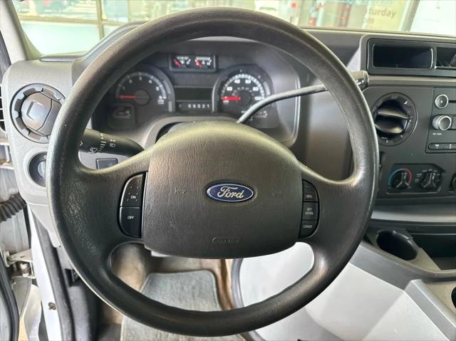 2013 Ford E-350 Super Duty XLT