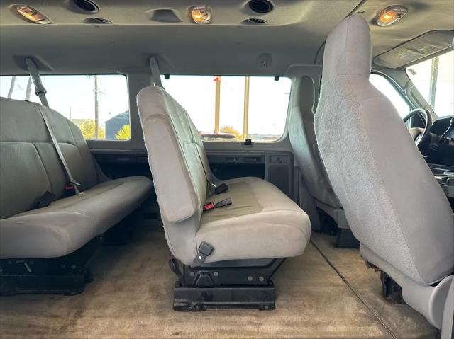 2013 Ford E-350 Super Duty XLT