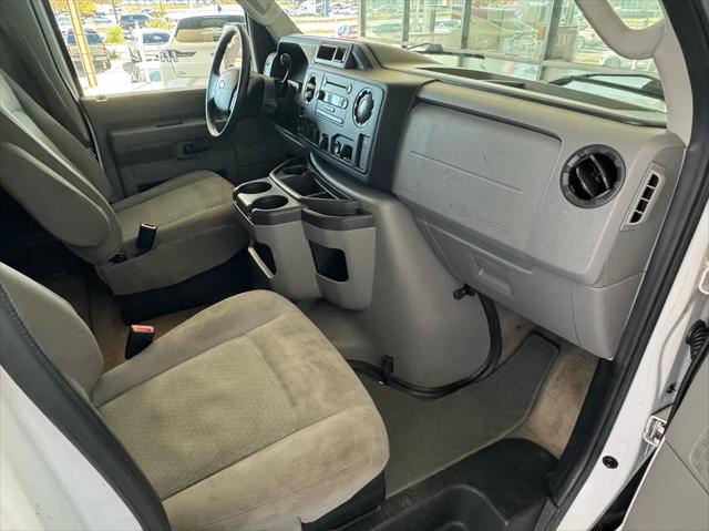 2013 Ford E-350 Super Duty XLT
