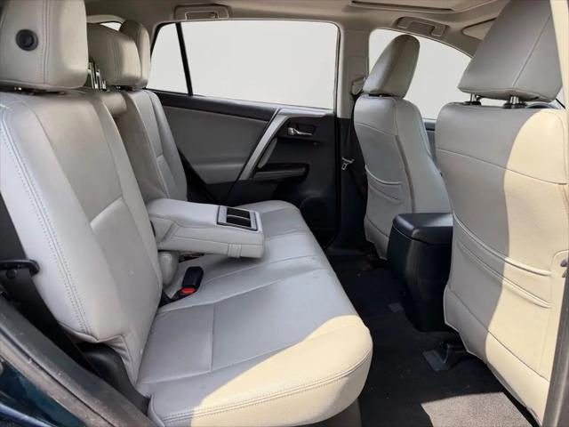 2017 Toyota RAV4 Hybrid XLE