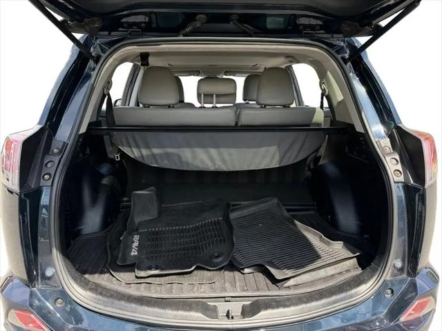 2017 Toyota RAV4 Hybrid XLE