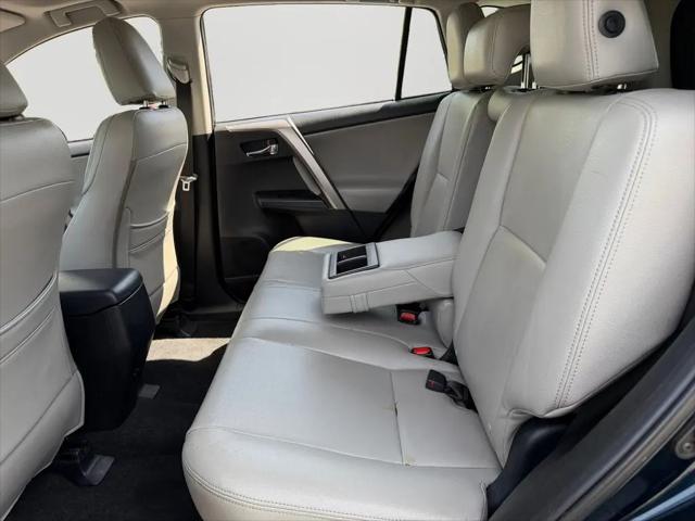 2017 Toyota RAV4 Hybrid XLE