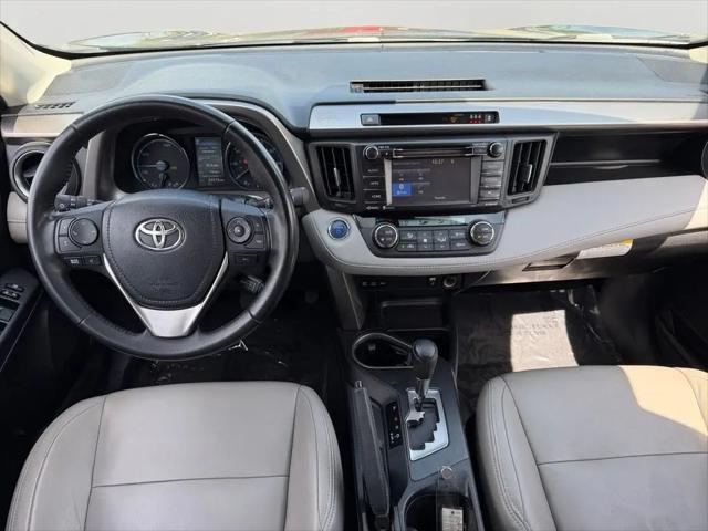 2017 Toyota RAV4 Hybrid XLE