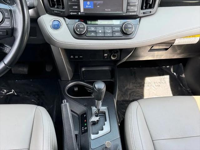 2017 Toyota RAV4 Hybrid XLE