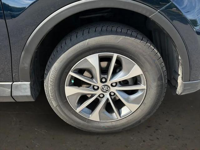 2017 Toyota RAV4 Hybrid XLE