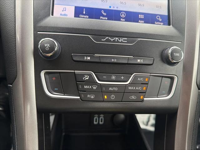 2020 Ford Fusion SE