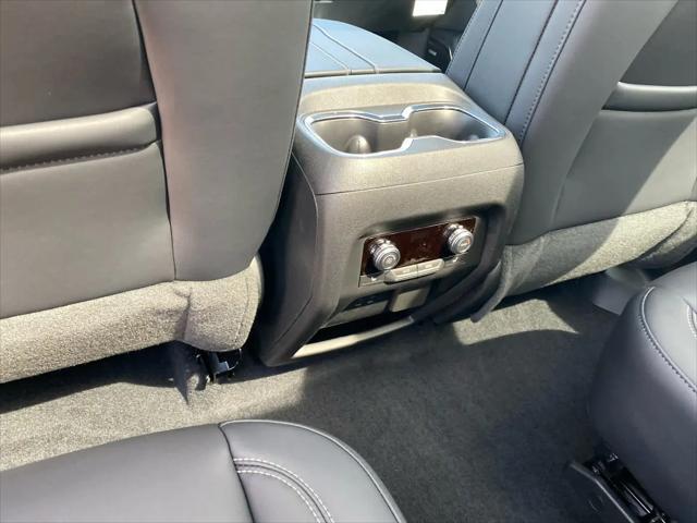 2026 GMC Acadia Elevation AWD