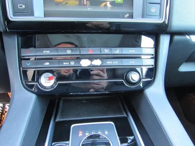 2017 Jaguar F-PACE 35t Prestige
