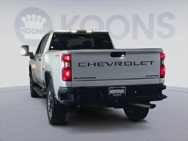 2022 Chevrolet Silverado 2500HD 4WD Crew Cab Standard Bed Custom