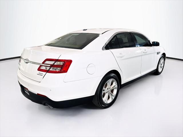 2017 Ford Taurus SEL