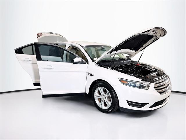 2017 Ford Taurus SEL