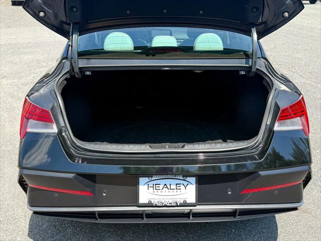 2024 Hyundai Elantra Limited