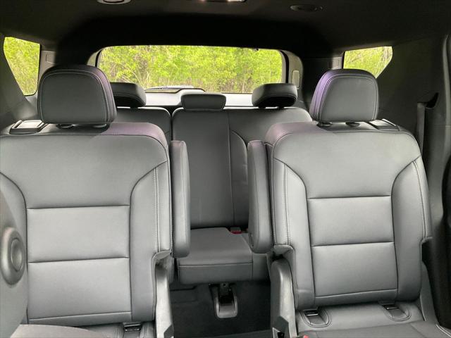 2025 Chevrolet Traverse AWD LT