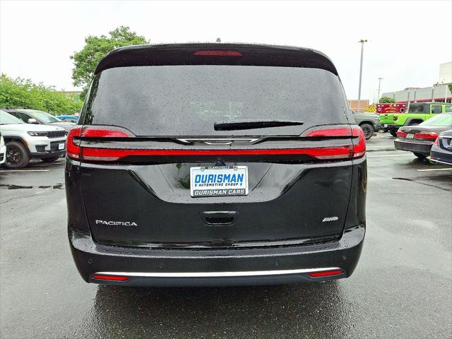2027 Chrysler Pacifica Select