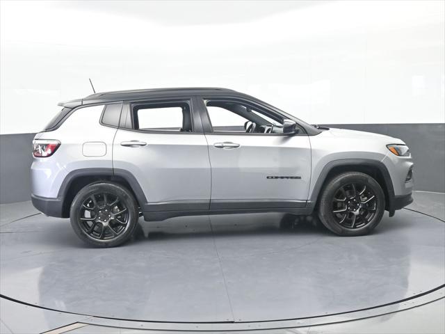 2022 Jeep Compass Altitude FWD