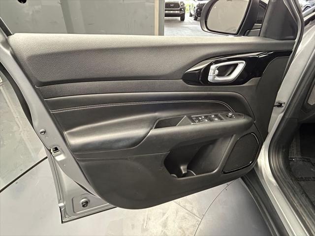 2022 Jeep Compass Altitude FWD
