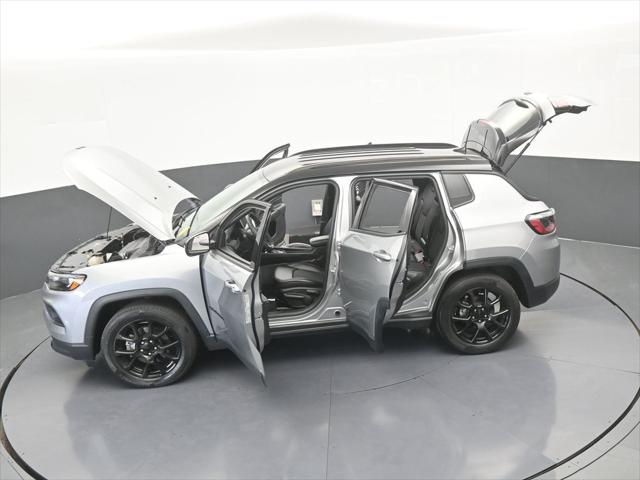 2022 Jeep Compass Altitude FWD