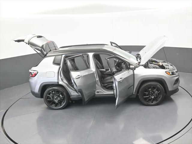 2022 Jeep Compass Altitude FWD