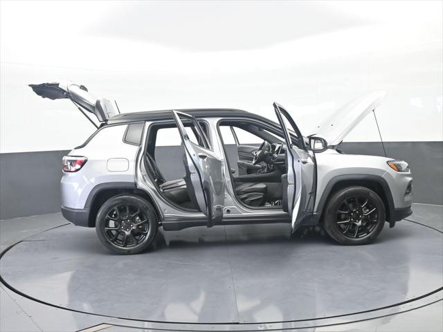 2022 Jeep Compass Altitude FWD