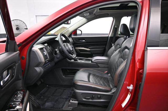 2022 Nissan Pathfinder Platinum 2WD