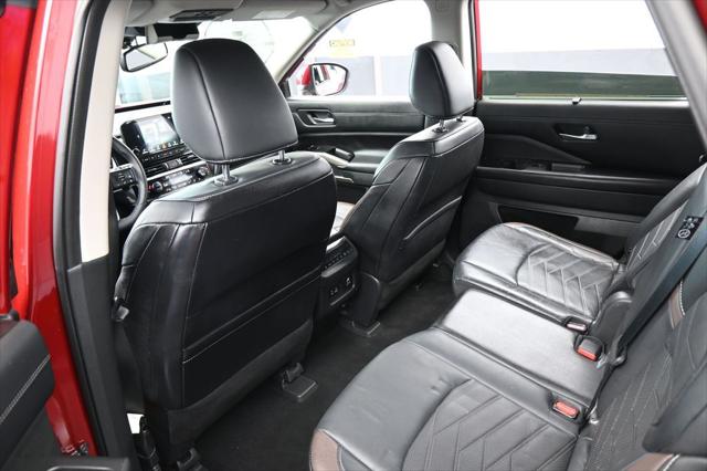 2022 Nissan Pathfinder Platinum 2WD