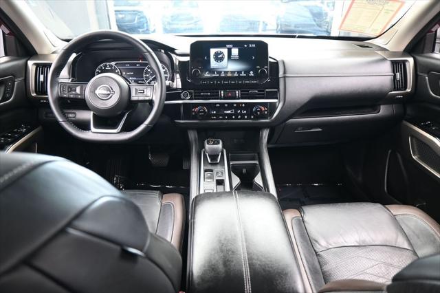 2022 Nissan Pathfinder Platinum 2WD