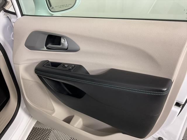 2018 Chrysler Pacifica Hybrid Touring Plus