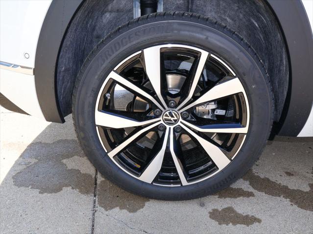 2026 Volkswagen Atlas Cross Sport SEL Premium R-Line