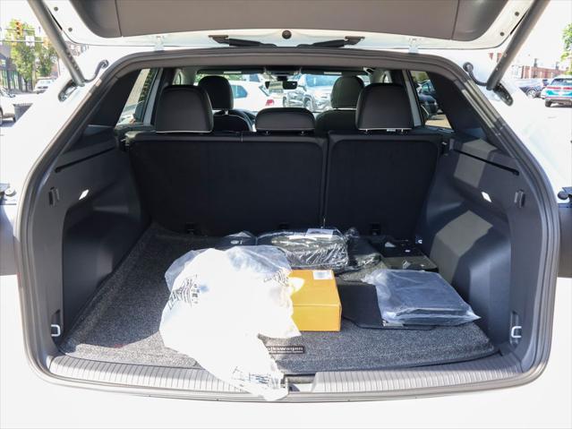 2026 Volkswagen Atlas Cross Sport SEL Premium R-Line