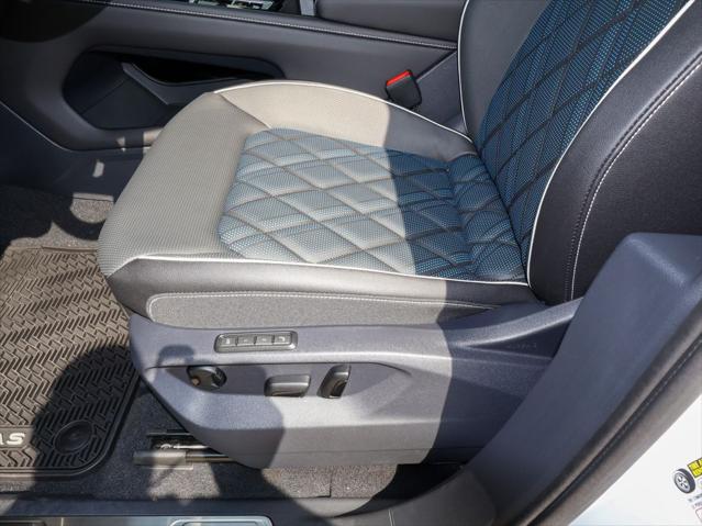 2026 Volkswagen Atlas Cross Sport SEL Premium R-Line