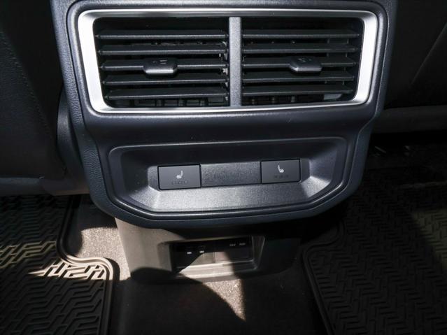 2026 Volkswagen Atlas Cross Sport SEL Premium R-Line