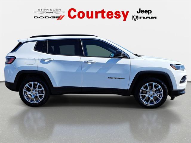 2023 Jeep Compass Latitude Lux FWD