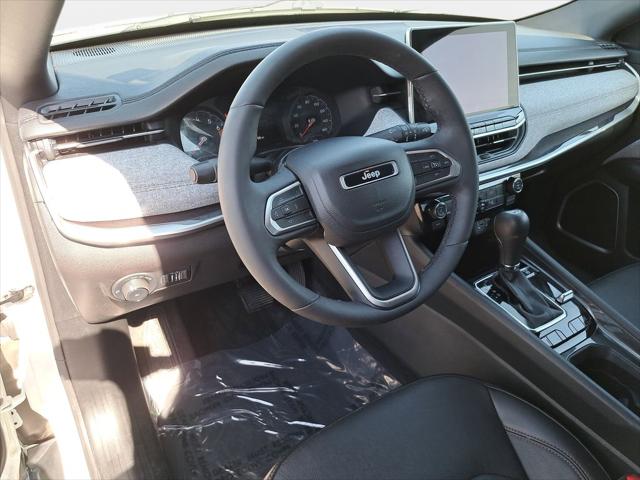 2023 Jeep Compass Latitude Lux FWD