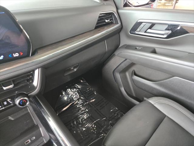 2025 Chevrolet Suburban 4WD Z71