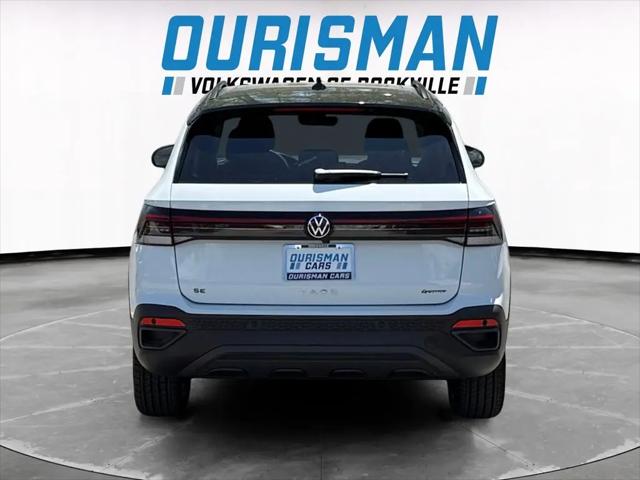 2026 Volkswagen Taos SE Black