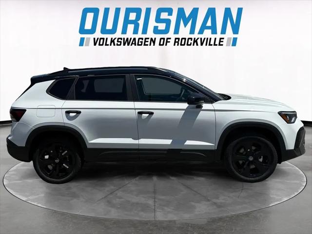2026 Volkswagen Taos SE Black