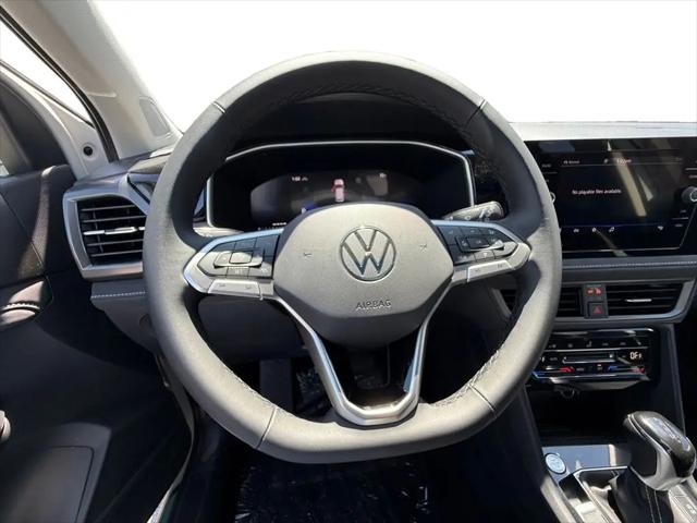 2026 Volkswagen Taos SE Black