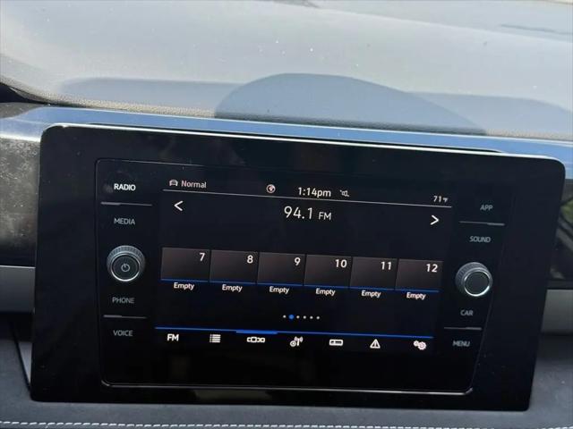 2026 Volkswagen Taos SE Black