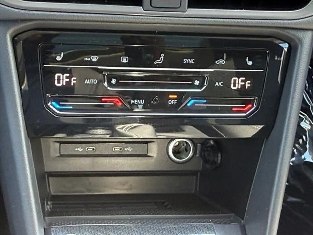 2026 Volkswagen Taos SE Black