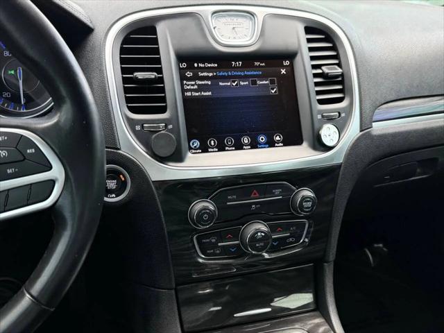 2020 Chrysler 300 Touring